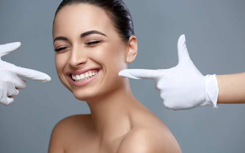 smiling woman with perfect teeth